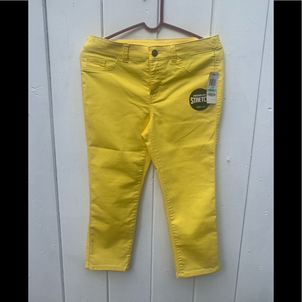 Cropped size 8 petite style and co stretch jeans